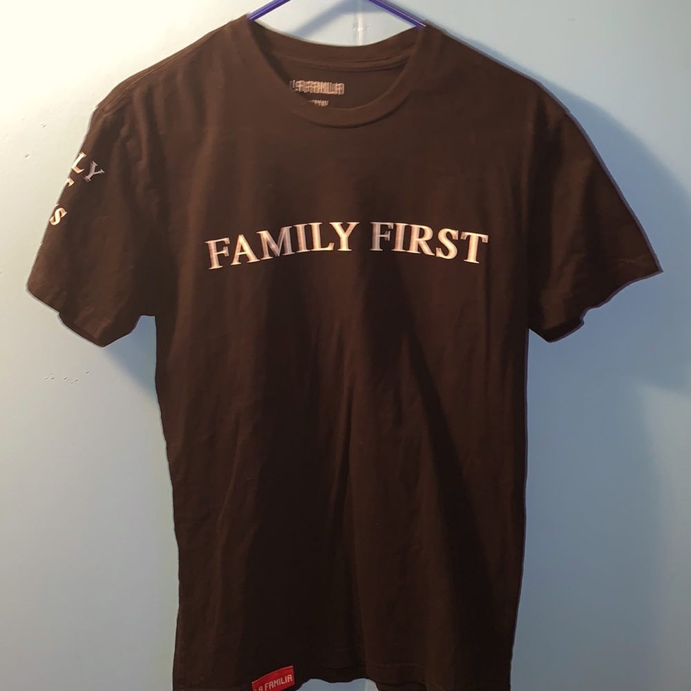 Small La Familia Shirt. RARE FIND